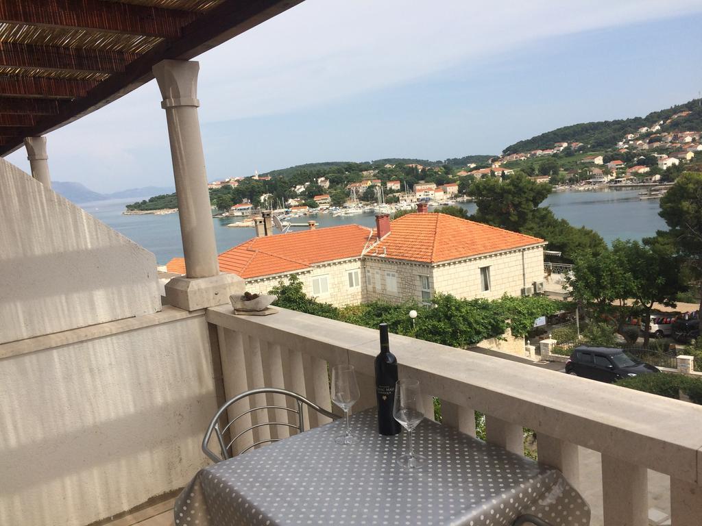 Apartments Luka Lumbarda Exterior photo